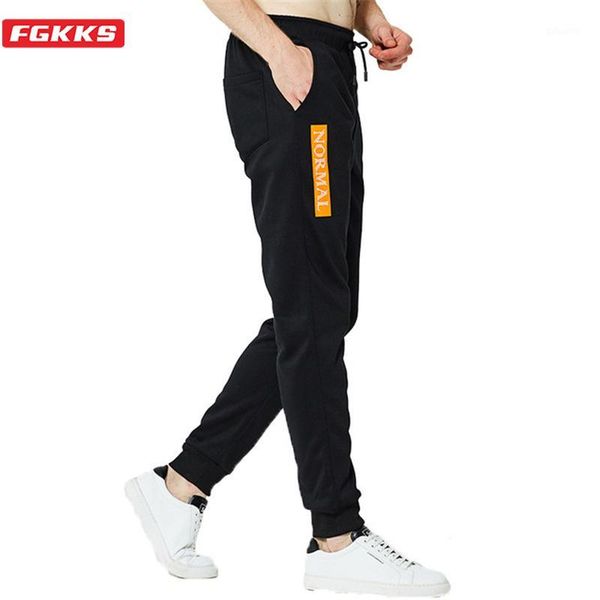 fgkks brand men sweatpants new spring men's fashion fitness joggers trousers casual comfortable small feet sweatpants male1, Black
fgkks brand men sweatpants new spring men's fashion fitness joggers trousers casual comfortable small feet sweatpants male1, Black