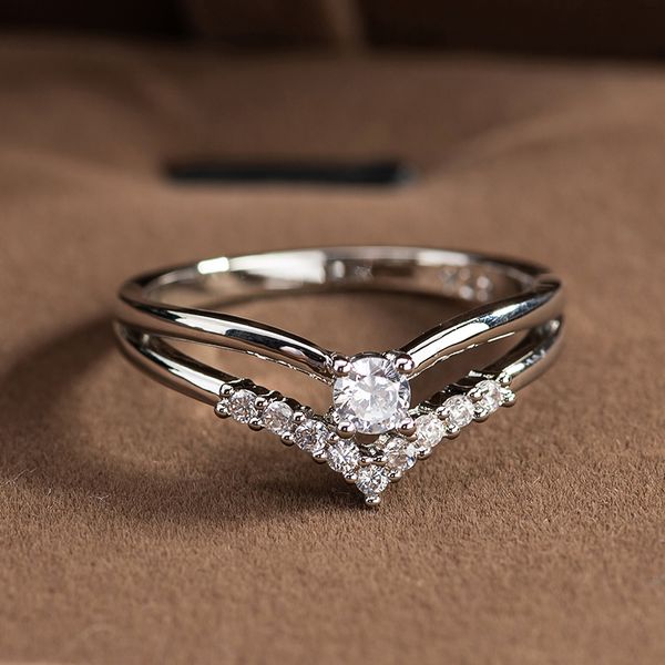 new silver color cubic zircon engagement classic rings for women elegant gift simple rhainstone ring jewelry
new silver color cubic zircon engagement classic rings for women elegant gift simple rhainstone ring jewelry