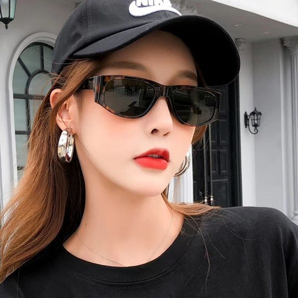 tiktok ins», "корейский стиль, корейский, красный, вогнутые, поза, солнечные очки, jawling, скульптуры из песка, стекла, White;black
tiktok ins», "корейский стиль, корейский, красный, вогнутые, поза, солнечные очки, jawling, скульптуры из песка, стекла, White;black