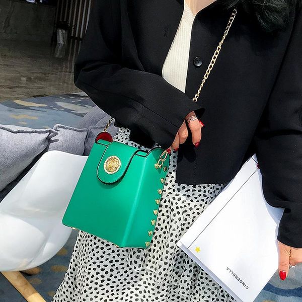 2020 designer new women solid color mini shoulder bag ladies rivet small square bag pig shoulder messenger bolsa
2020 designer new women solid color mini shoulder bag ladies rivet small square bag pig shoulder messenger bolsa