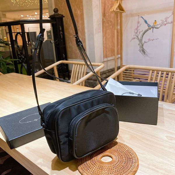 fashion female camera bags crossbody bags black flaps shoulder bags with pockets casual style pd20100508
fashion female camera bags crossbody bags black flaps shoulder bags with pockets casual style pd20100508