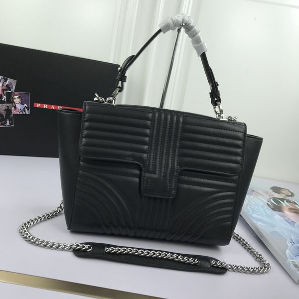 fashion women's solid color quilted chain bag designer cowhide crossbody shoulder bag brand wallet no82508
fashion women's solid color quilted chain bag designer cowhide crossbody shoulder bag brand wallet no82508
