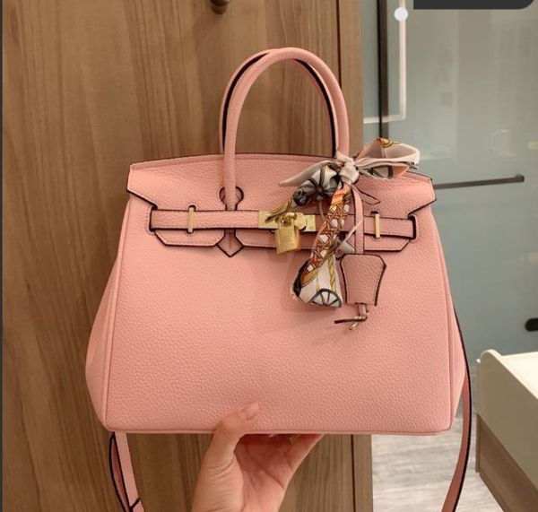 in stock fast ship cowhide constance designer handbags purse litchi h word shoulder crossbody bag high level bag ribbons
in stock fast ship cowhide constance designer handbags purse litchi h word shoulder crossbody bag high level bag ribbons