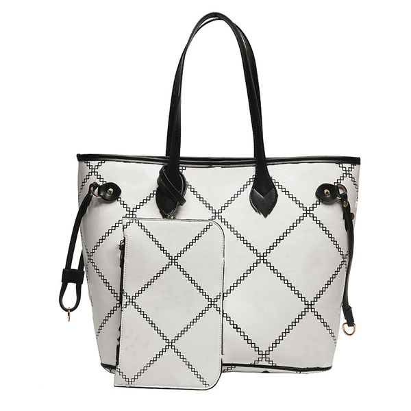 sport 22ss woman's 2pcs/lot day packs new fashion leather handbag + wallet women letter printing black white size 43*30*20cm 7285#
sport 22ss woman's 2pcs/lot day packs new fashion leather handbag + wallet women letter printing black white size 43*30*20cm 7285#