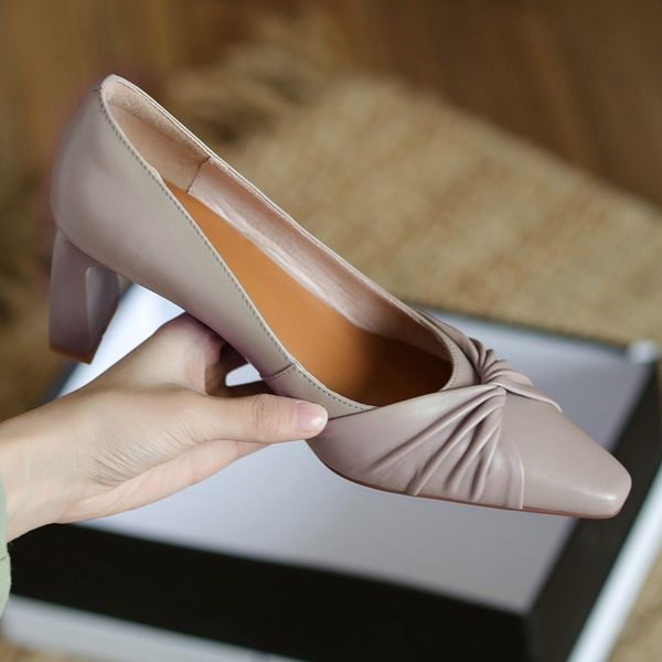 2021 genuine leather women new spring fashion high heels finger black white foot as party wedding shoes 0o12
2021 genuine leather women new spring fashion high heels finger black white foot as party wedding shoes 0o12