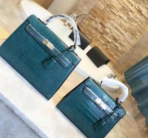 2020 designer luxury handbag women handbag luxury fashion contracted bags double chain bags simple fashion bucket bag wallet
2020 designer luxury handbag women handbag luxury fashion contracted bags double chain bags simple fashion bucket bag wallet