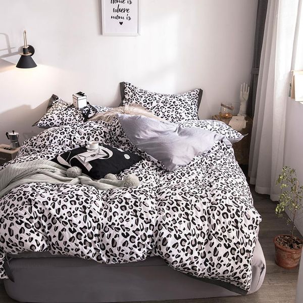 black leopard print bedding sets kids adults duvet cover bed sheet pillowcase king bedding set fashion bedclothes1
black leopard print bedding sets kids adults duvet cover bed sheet pillowcase king bedding set fashion bedclothes1