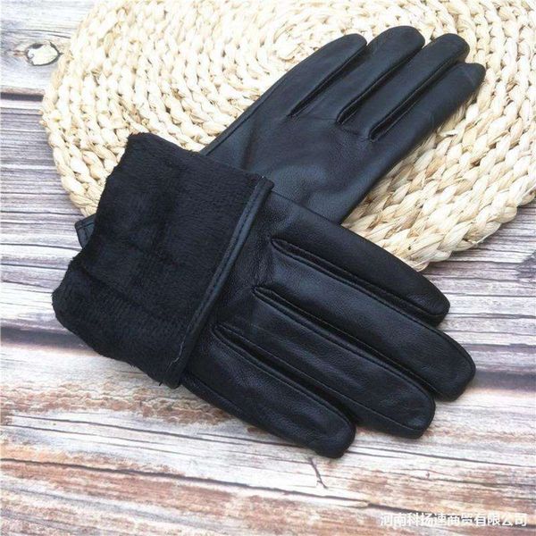 thin men' winter leather autumn plush and warm gloves women' black separate finger size independent packaging, Blue;gray
thin men' winter leather autumn plush and warm gloves women' black separate finger size independent packaging, Blue;gray