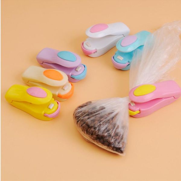 bag clips portable handheld mini electric heat sealing machine impulse seal packing plastic clip work with battery
bag clips portable handheld mini electric heat sealing machine impulse seal packing plastic clip work with battery