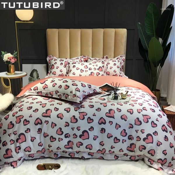 bedding sets pink heart shaped bedlinen lover egyptian cotton set duvet cover satin bedspread king size bed in living room1
bedding sets pink heart shaped bedlinen lover egyptian cotton set duvet cover satin bedspread king size bed in living room1