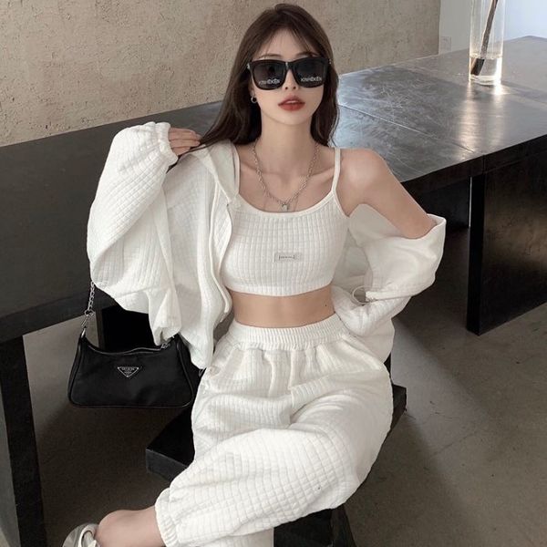 2020 autumn new style sweater coat navel suspender + casual pants 3-piece fashion suit for women
2020 autumn new style sweater coat navel suspender + casual pants 3-piece fashion suit for women