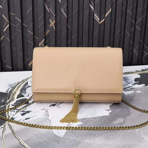 large capacity female chain messenger bag luxury designer handbags plain thread sequined letter hasp flap casual flap pocket crossbody bags
large capacity female chain messenger bag luxury designer handbags plain thread sequined letter hasp flap casual flap pocket crossbody bags