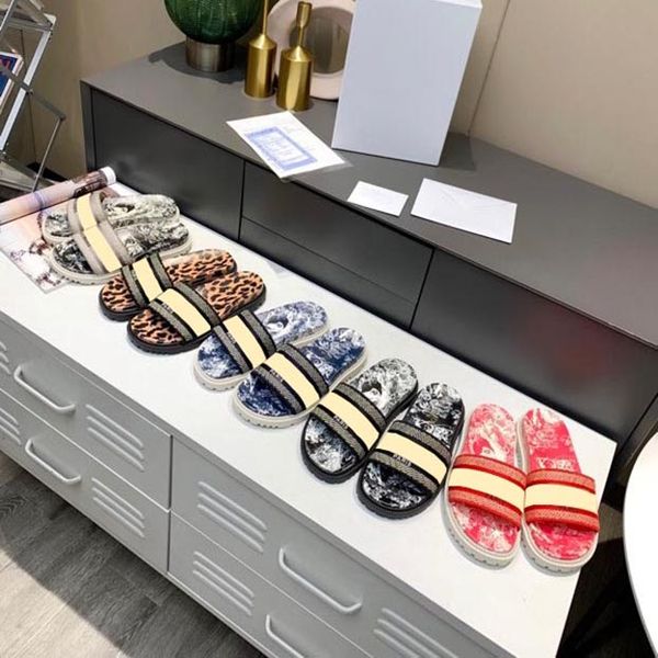 2022 women dway cotton sandals slippers summer fashion embroidered reverse joie print beach sandals r ladies cool slipper slides shoe size 3, Black
2022 women dway cotton sandals slippers summer fashion embroidered reverse joie print beach sandals r ladies cool slipper slides shoe size 3, Black