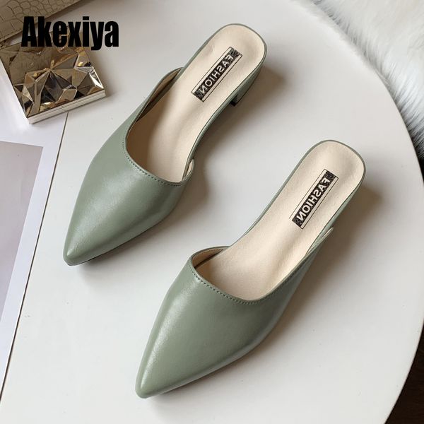 2020 new ladies pointed toe slippers mules shoes women's fashion mid-heeled shoes summer slippers black khaki green s118 1006, Black;white
2020 new ladies pointed toe slippers mules shoes women's fashion mid-heeled shoes summer slippers black khaki green s118 1006, Black;white