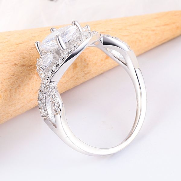 fashion tonglin popular accessories s925 sterling silver fashion eye-catching ring womens european and american zircon ring factory wholesal
fashion tonglin popular accessories s925 sterling silver fashion eye-catching ring womens european and american zircon ring factory wholesal