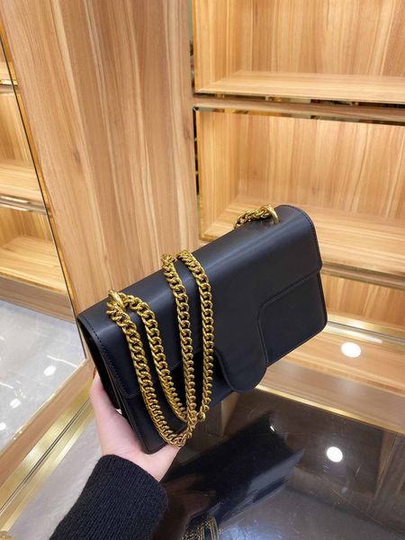 2021 luxury fashion brand designer 28 cm classic messenger bag leather handbag lady 3a + soft leather shoulder bag with box who
2021 luxury fashion brand designer 28 cm classic messenger bag leather handbag lady 3a + soft leather shoulder bag with box who