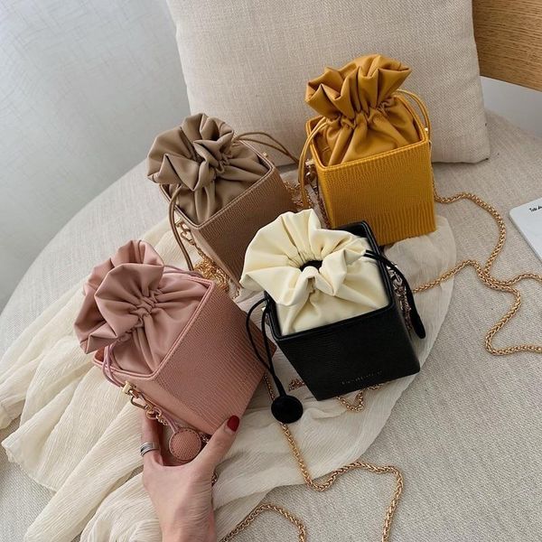 2020 shoulder handbags fashion drawstring bucket women purses bags small flap ladies handbags box shape crossbody bags for women
2020 shoulder handbags fashion drawstring bucket women purses bags small flap ladies handbags box shape crossbody bags for women