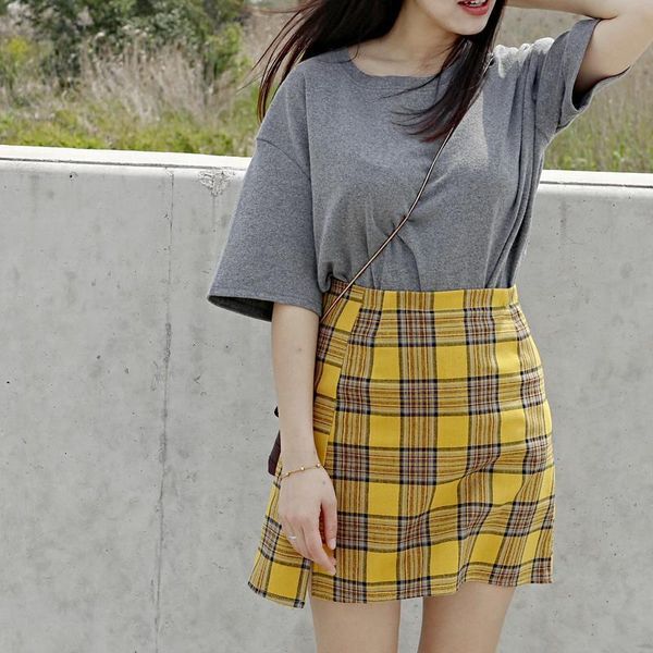 2019 college wind skirt spring and autumn women's new plaid cotton short skirt high waist asymmetric length knit pencil skirt, Black
2019 college wind skirt spring and autumn women's new plaid cotton short skirt high waist asymmetric length knit pencil skirt, Black