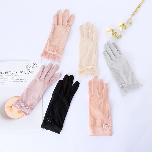 2021 new women's summer outdoor cycling touch screen lace five finger warm gloves for men and women, Blue;gray
2021 new women's summer outdoor cycling touch screen lace five finger warm gloves for men and women, Blue;gray
