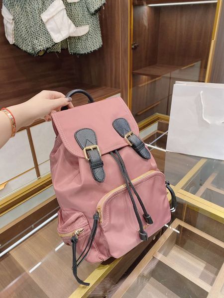 new double shoulder backpack, waterproof cloth with cowhide, extra large capacity inside, size of 35cm * 28cm, 7 colors.
new double shoulder backpack, waterproof cloth with cowhide, extra large capacity inside, size of 35cm * 28cm, 7 colors.