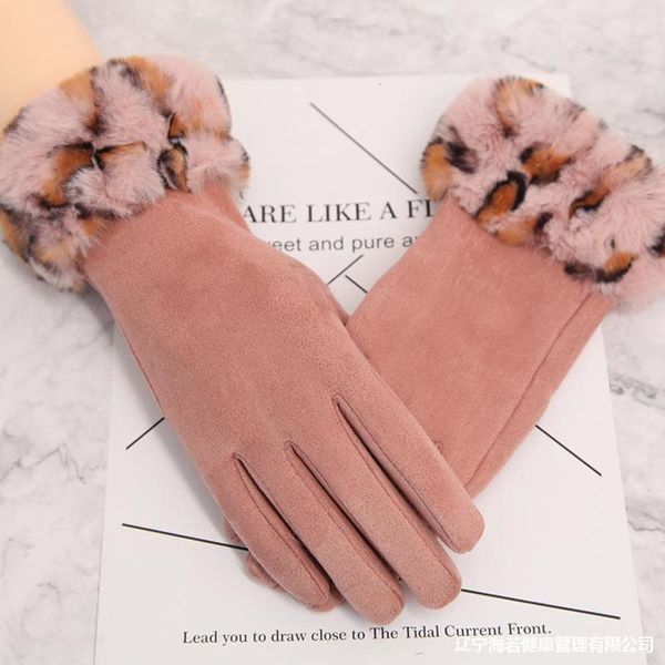 warm wool ball suede gloves women' wool mouth fine made printing gloves non slip outdoor women' leather gloves, Blue;gray 
warm wool ball suede gloves women' wool mouth fine made printing gloves non slip outdoor women' leather gloves, Blue;gray