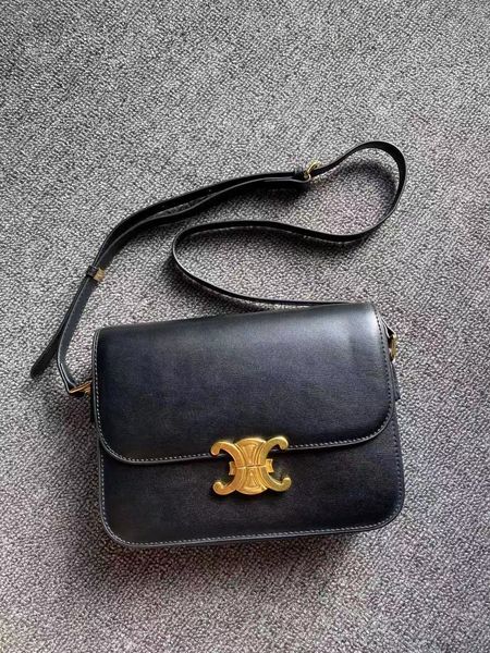 triumphal arch box tofu women's leather small square bag, new liu wen's same bag
triumphal arch box tofu women's leather small square bag, new liu wen's same bag