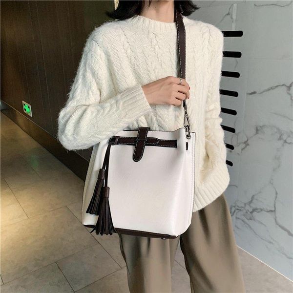 2020 new trend ladies large capacity shoulder bag pu leather messenger bag ladies retro everyday handbag elegant handbag
2020 new trend ladies large capacity shoulder bag pu leather messenger bag ladies retro everyday handbag elegant handbag