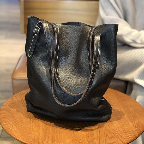 korean version of the new winter high-capacity handbags retro contracted head layer cowhide tote bags
korean version of the new winter high-capacity handbags retro contracted head layer cowhide tote bags