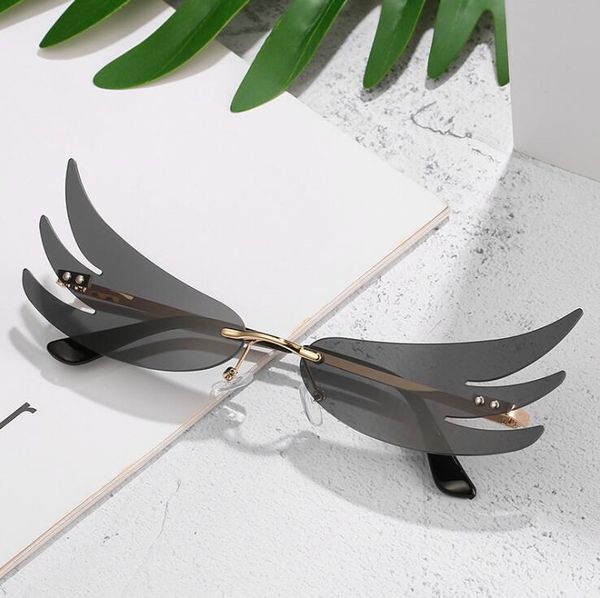 2020 new flame sunglasses women men personalized make up party eyewear rimless colorful good quanlity sunglassess sg105, White;black
2020 new flame sunglasses women men personalized make up party eyewear rimless colorful good quanlity sunglassess sg105, White;black