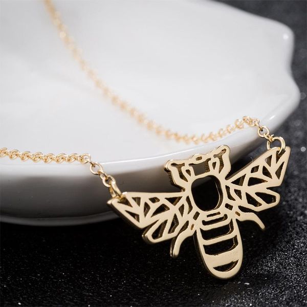 2020 fashion jewelry on the neck cute little bee necklaces women gold chain bee pendants stainless steel simple necklaces, Silver
2020 fashion jewelry on the neck cute little bee necklaces women gold chain bee pendants stainless steel simple necklaces, Silver