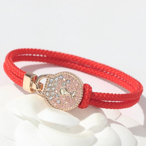 luxury wang yibo so court red and black woven blue heart lock love couple bracelet swarovski elements carrying strap fashion design
luxury wang yibo so court red and black woven blue heart lock love couple bracelet swarovski elements carrying strap fashion design
