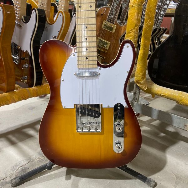 tele electric guitar vintage sunburst color chrome hardware maple fingerboard single binding
tele electric guitar vintage sunburst color chrome hardware maple fingerboard single binding