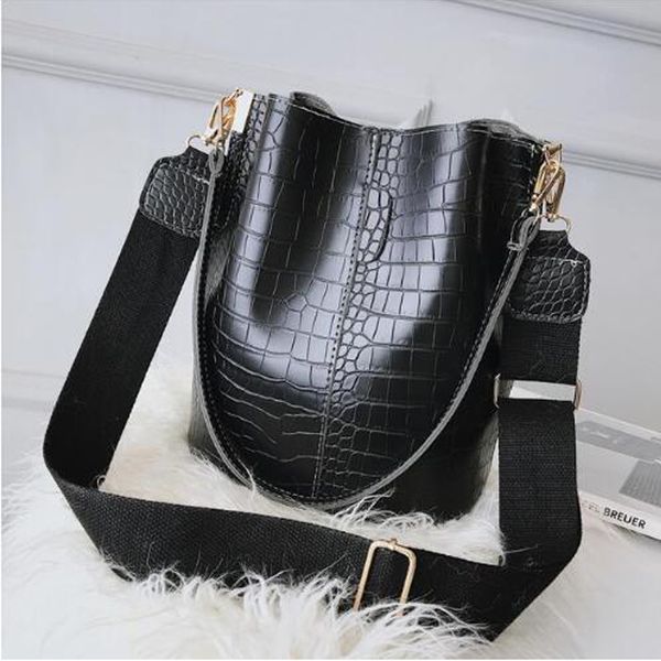 crocodile pu leather over shoulder bag for women lady crossbody handbag brand fashion designer bag female totes sac a main
crocodile pu leather over shoulder bag for women lady crossbody handbag brand fashion designer bag female totes sac a main