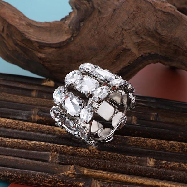 6pcs/metal napkin ring imitation crystal napkin holder tabledecoration for l wedding party decoration
6pcs/metal napkin ring imitation crystal napkin holder tabledecoration for l wedding party decoration