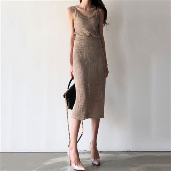2021 new female vintage two sets of solid parts low-necked v-lace hollow sharpening outward suspend waist mesh mid-long skirt spring mbxy, Gray
2021 new female vintage two sets of solid parts low-necked v-lace hollow sharpening outward suspend waist mesh mid-long skirt spring mbxy, Gray
