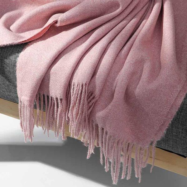2020 solid women cashmere scarf winter new versatile warm tassel shawl scarf women, Blue;gray
2020 solid women cashmere scarf winter new versatile warm tassel shawl scarf women, Blue;gray