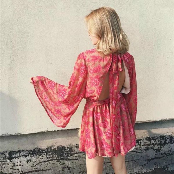 2021 new summer fashion wild stand collar large floral bow tie belt jumpsuit horn sleeve printed halter female short jumpsuit1, Black;white
2021 new summer fashion wild stand collar large floral bow tie belt jumpsuit horn sleeve printed halter female short jumpsuit1, Black;white