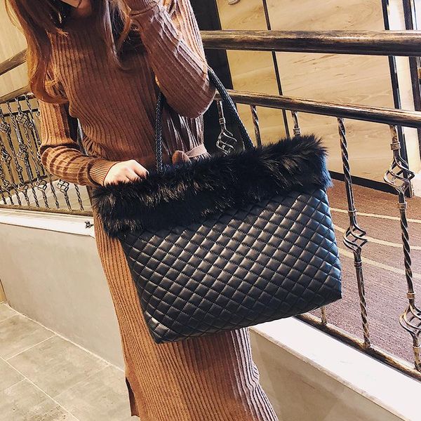2020 autumn women designer personality plush handbag lingge thread shoulder bag female faux fur tote large capacity shopping bag
2020 autumn women designer personality plush handbag lingge thread shoulder bag female faux fur tote large capacity shopping bag