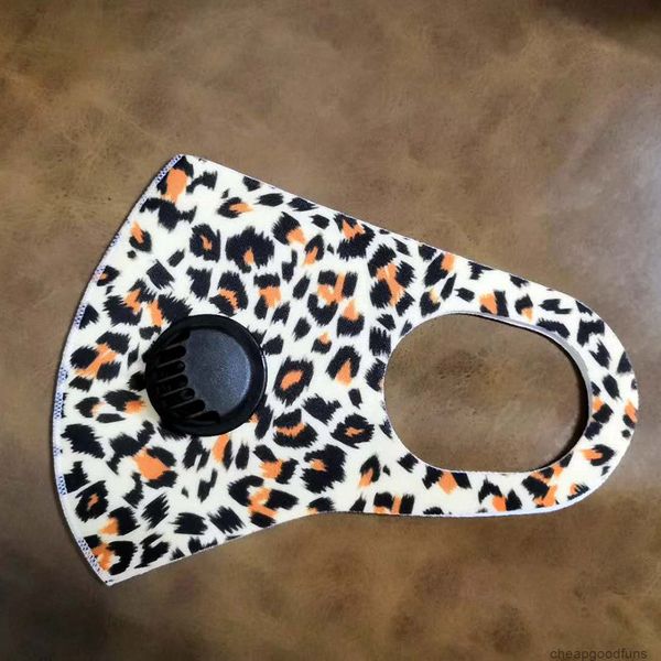 u wind masks camouflage face breathing anti-dust valve mouth washable breathable outdoor cyling bicycle protective mask dhl shipping 1u
u wind masks camouflage face breathing anti-dust valve mouth washable breathable outdoor cyling bicycle protective mask dhl shipping 1u