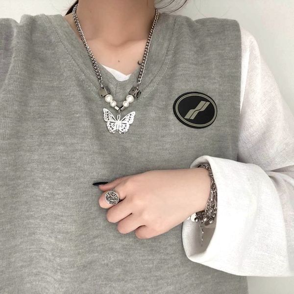 2020 new butterfly necklace cool wind personality dice pearl titanium steel chain fashion lovers hip hop pendant, Silver
2020 new butterfly necklace cool wind personality dice pearl titanium steel chain fashion lovers hip hop pendant, Silver