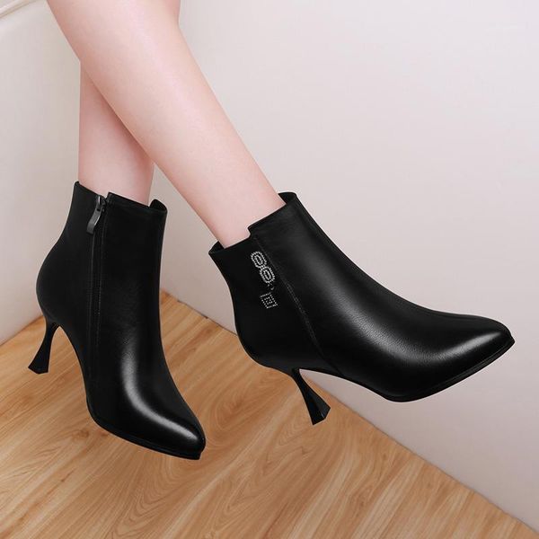 2020 autumn black genuine leather ankle boots women fashoin zipper thin heel boots elegant pointed toe shoes for woman n00341
2020 autumn black genuine leather ankle boots women fashoin zipper thin heel boots elegant pointed toe shoes for woman n00341