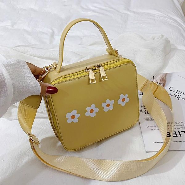 handbag women summer fashion flower small bags female casual wide belt shoulder bags crossbody a1-85
handbag women summer fashion flower small bags female casual wide belt shoulder bags crossbody a1-85