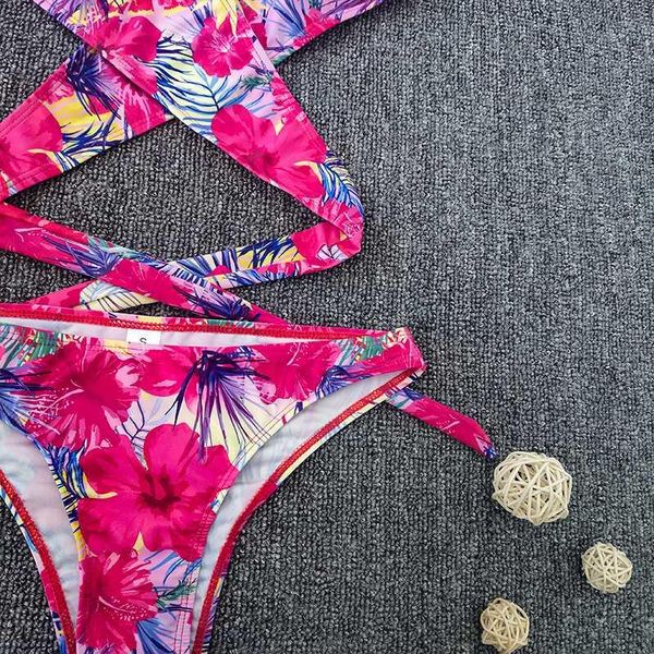 women bandage bikini 2pcs set push-up floral print high waist beach swimsuit bandeau padded bra bathing suit swimwear pool party, White;black
women bandage bikini 2pcs set push-up floral print high waist beach swimsuit bandeau padded bra bathing suit swimwear pool party, White;black