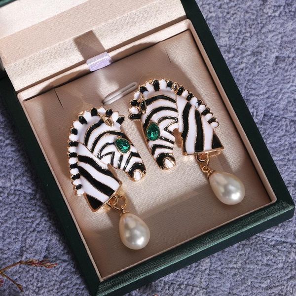 huitan fashion zebra head shape drop earrings women black/white color animal earring for cocktail party female statement jewelry, Silver
huitan fashion zebra head shape drop earrings women black/white color animal earring for cocktail party female statement jewelry, Silver