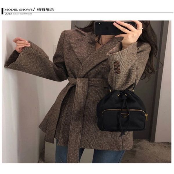 2020 new autumn and winter hong kong style retro herringbone pattern belt waist thick coat woolen coat suit, Black
2020 new autumn and winter hong kong style retro herringbone pattern belt waist thick coat woolen coat suit, Black
