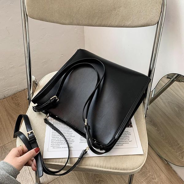 casual simple big bag 2020 autumn and winter new fashionable all-match large capacity shoulder bag texture underarm women
casual simple big bag 2020 autumn and winter new fashionable all-match large capacity shoulder bag texture underarm women