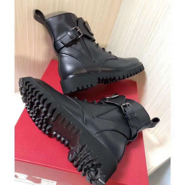 2021 new boots black autumn winter classic dark collection buttons leather designer
2021 new boots black autumn winter classic dark collection buttons leather designer