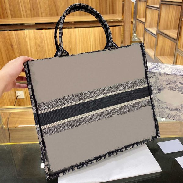 2021 luxury women handbags designers shopping bags lady large purses fashion casual totes star tiger patterns contrast color with dust bag
2021 luxury women handbags designers shopping bags lady large purses fashion casual totes star tiger patterns contrast color with dust bag