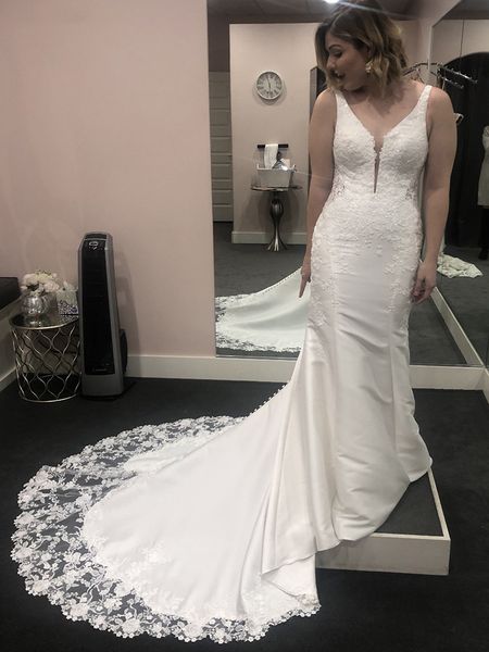 2021 modern mermaid wedding dresses deep v neck low back long train sparkly sequined lace bridal gowns custom size, White
2021 modern mermaid wedding dresses deep v neck low back long train sparkly sequined lace bridal gowns custom size, White