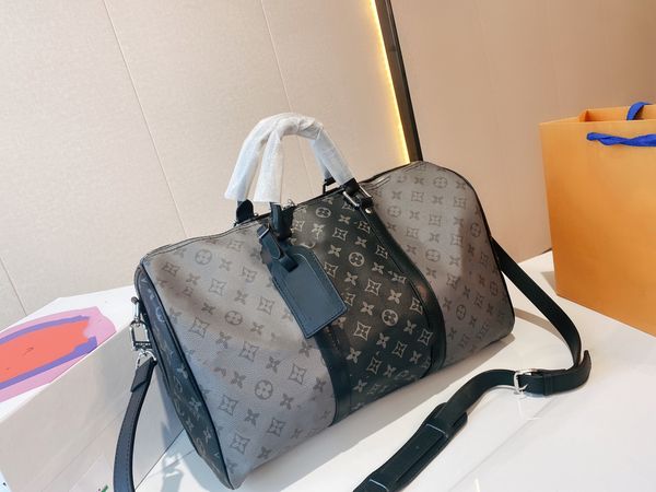 fashion luxury designers bags messenger handbags 2021 l family men women designer genuine leather luggage handbags large capacity sport bag
fashion luxury designers bags messenger handbags 2021 l family men women designer genuine leather luggage handbags large capacity sport bag